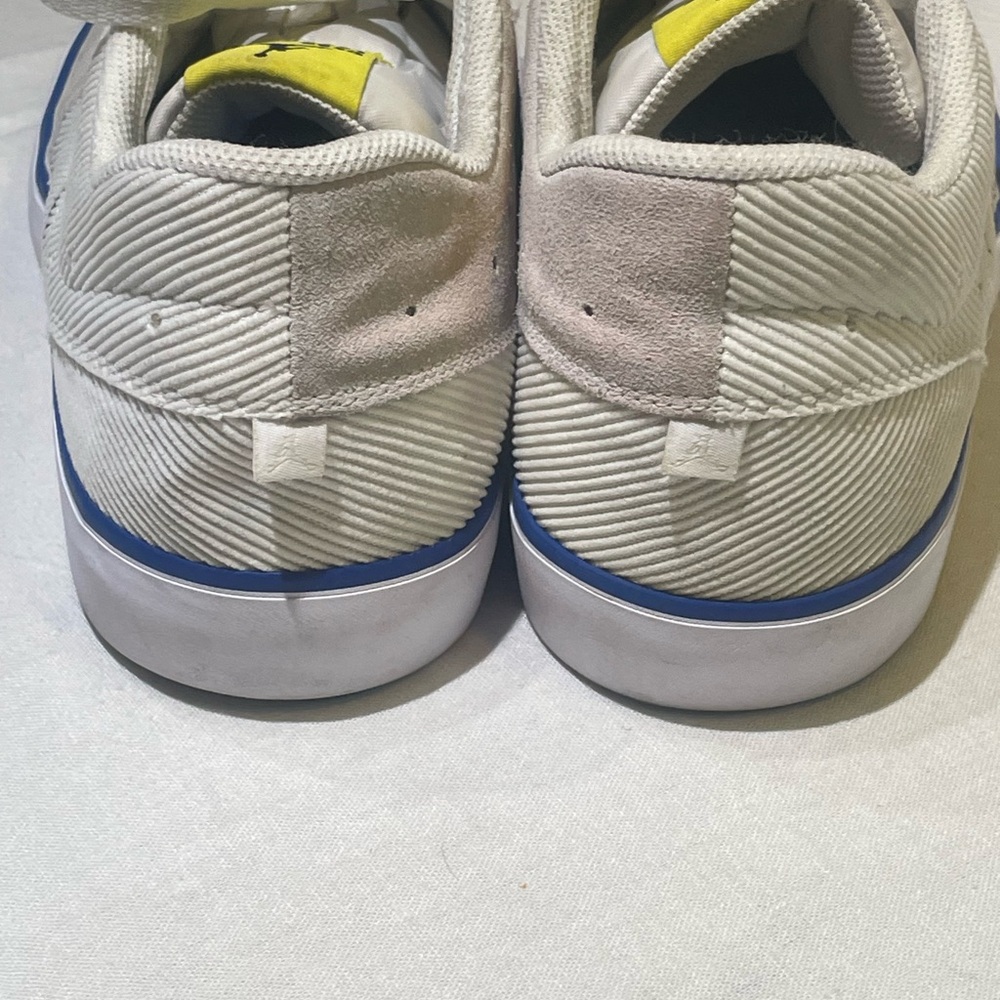 Nike Air Jordan series .01 Dear Larry - Picture 5 of 7